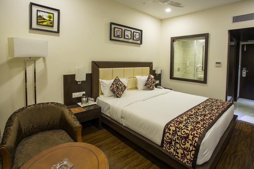 Hotel Ravi Residency à Morbi Chambre photo