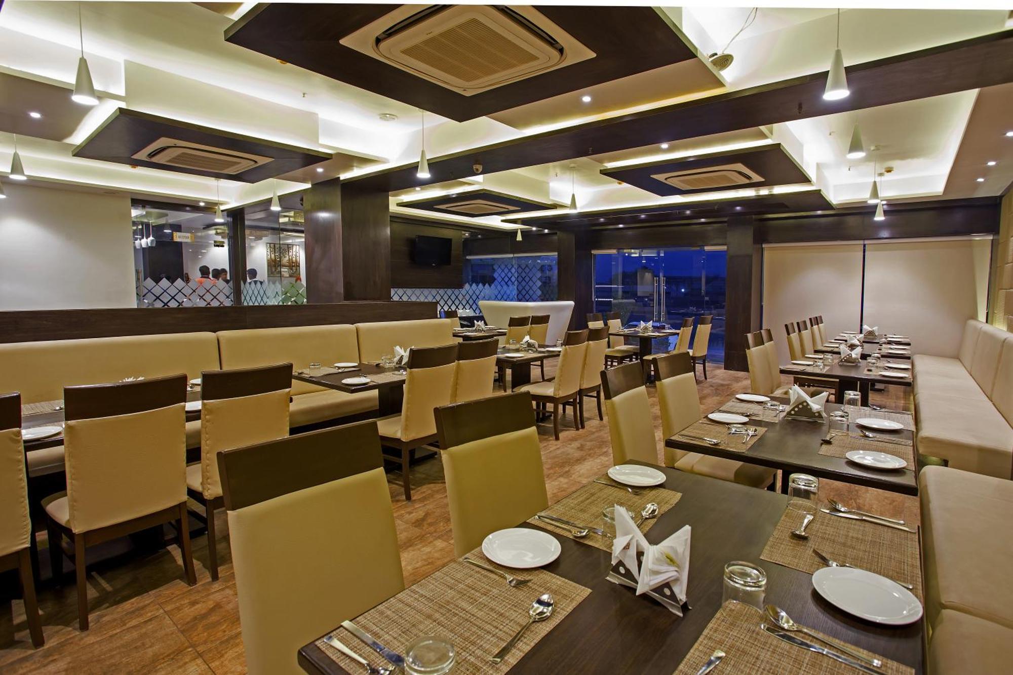 Hotel Ravi Residency à Morbi Extérieur photo